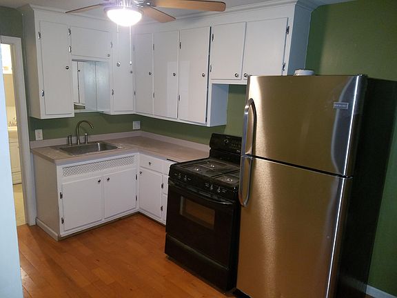 3rd image of 609 Busti Ave #Back