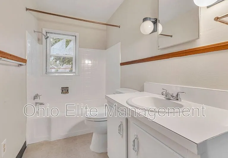49 S Burgess Ave — Photo 22