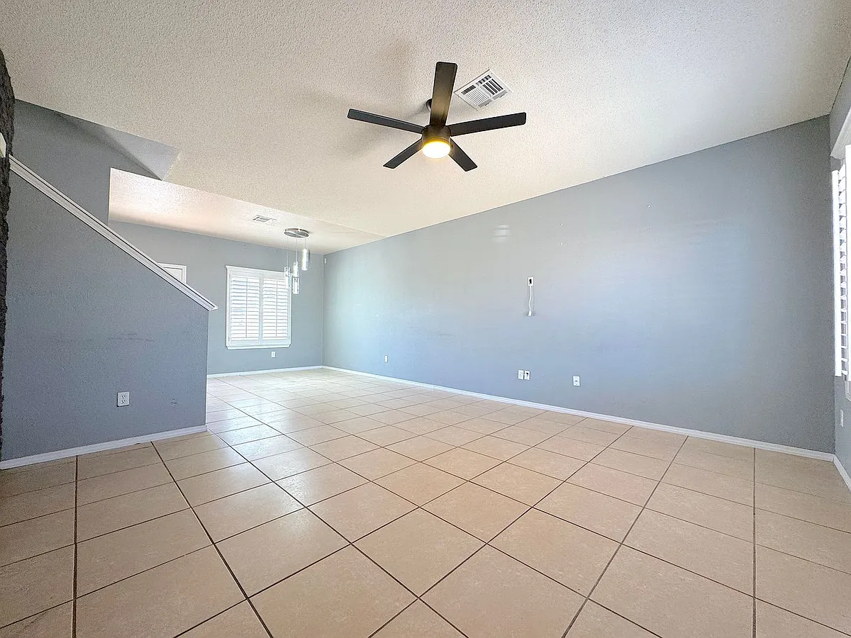 Building Photo - 3046 Bariloche Dr