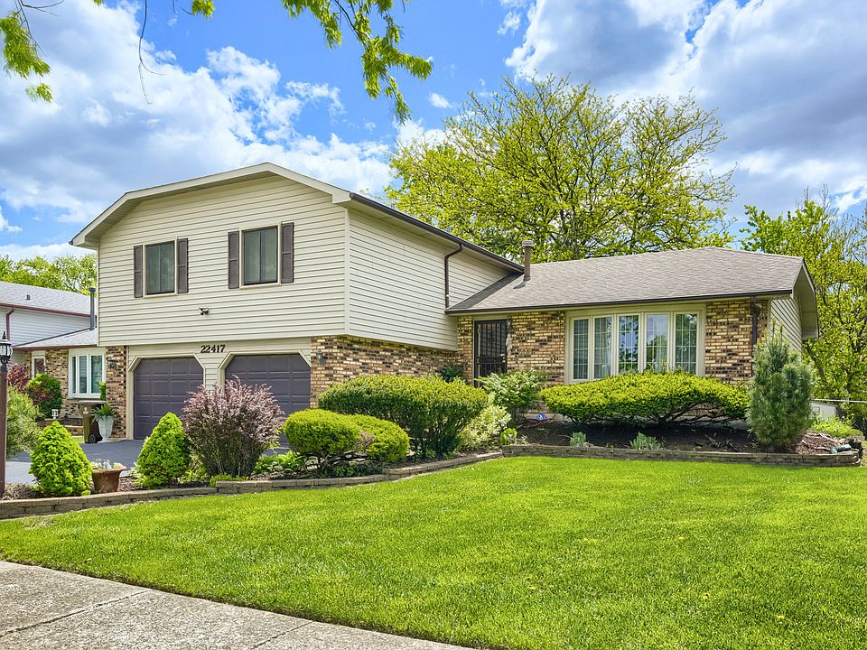 1st image of 22417 Riverside Dr