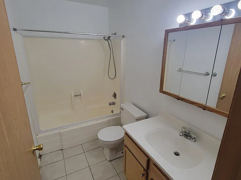 1701 La Crescent St #133 — Photo 18