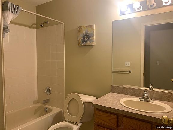 5th image of 10105 Chesapeake Cir