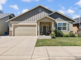 915 S 58th St, Springfield, OR 97478