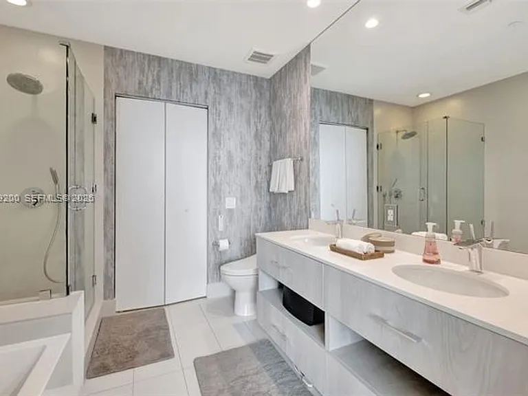 501 NE 31st St #Penthouse 4302 — Photo 21