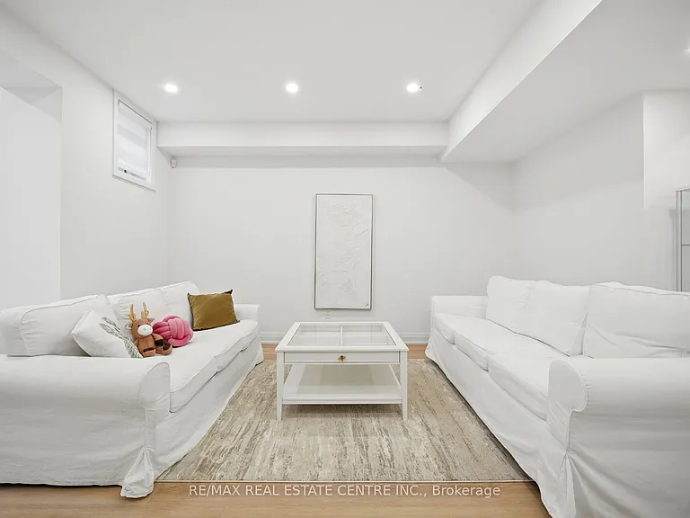 2450 Rebecca St — Photo 39