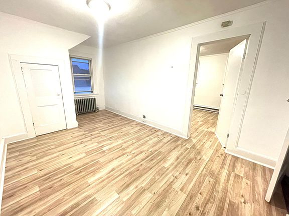 2nd image of 102 Isabella Ave #3