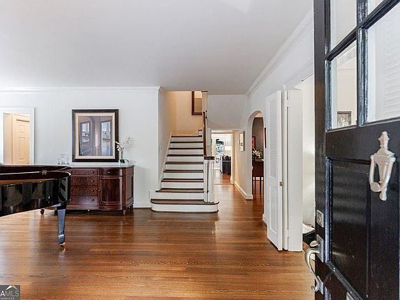 4th image of 42 Camden Rd NE