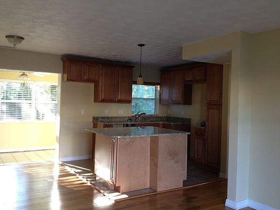 3rd image of 2310 Elizabeth Ave