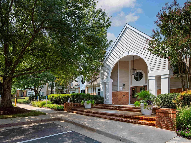 Halstead Reston — Photo 26