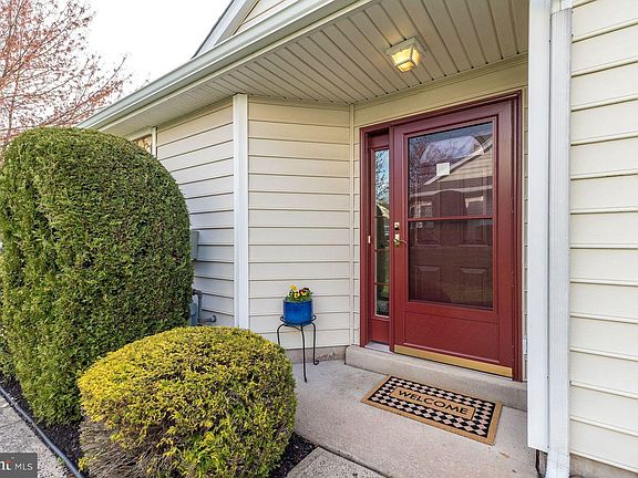 5th image of 39 Ashley Dr