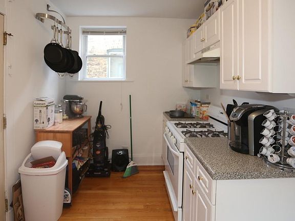 4th image of 1436 W Belle Plaine Ave #No2