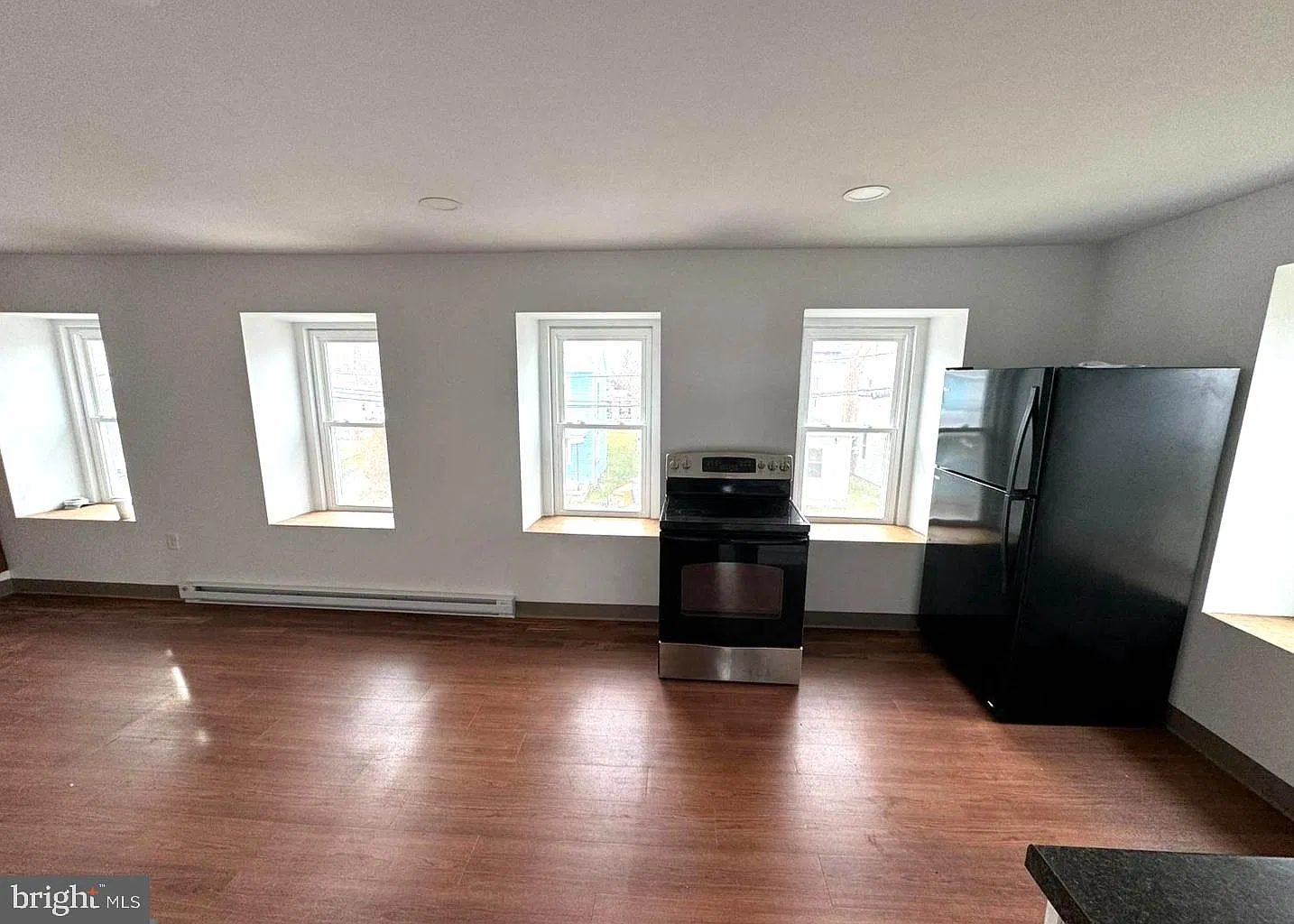 2 bed, 1.0 bath, 1440 sqft, $1,500 — Photo 3