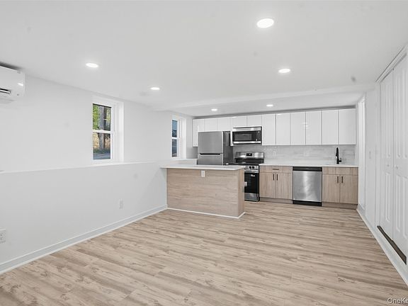 5th image of 116 Maple Street