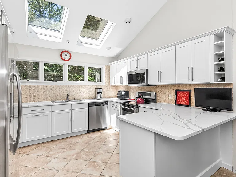14 Rose Hill Rd — Photo 15