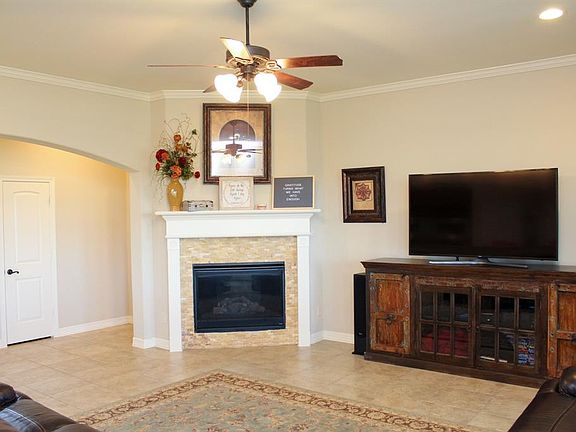 4th image of 390 Hyland Ln