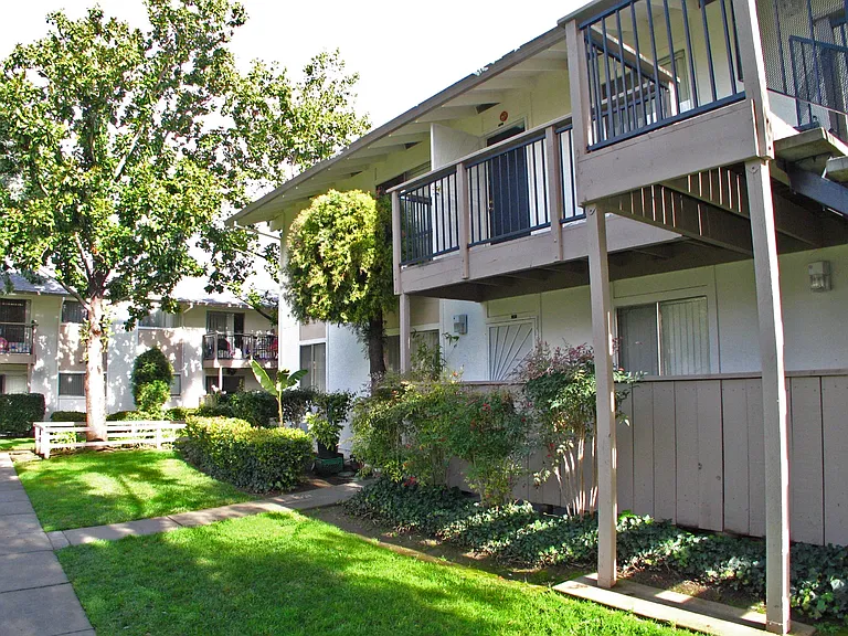 Orchard Glen — Photo 7