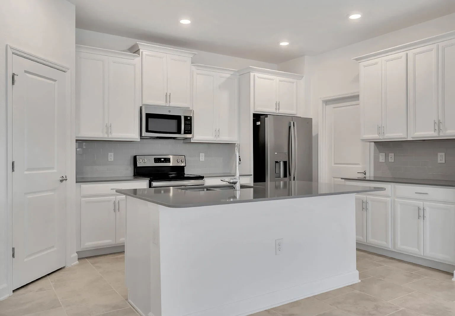 4 bed, 3.0 bath, 2061 sqft, $1,990 — Photo 1