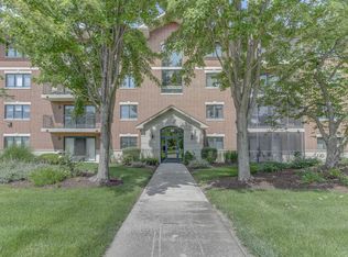 6810 W Winding Trl Unit 202, Oak Forest, IL 60452