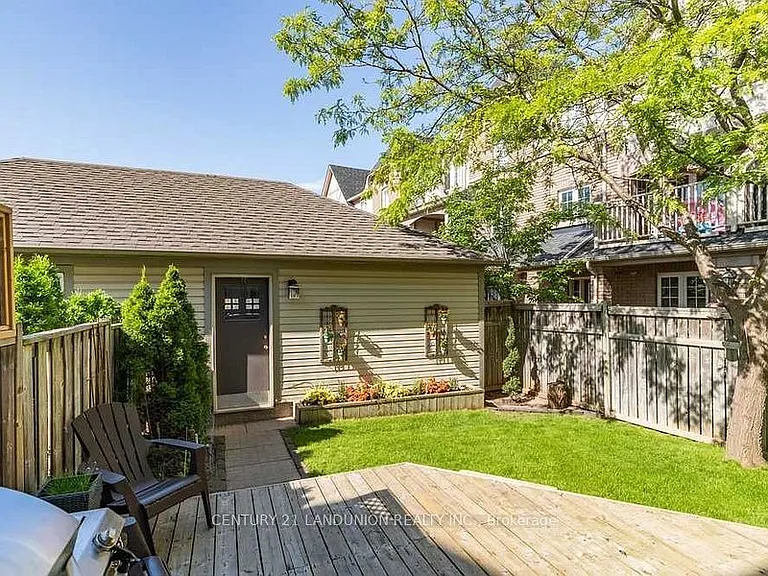 117 Gatwick Dr — Photo 13