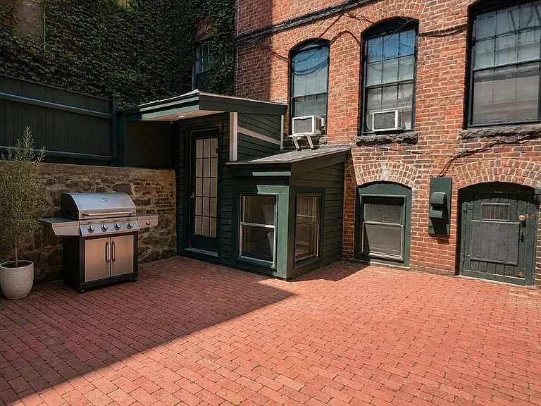 28 Phillips St #M — Photo 13