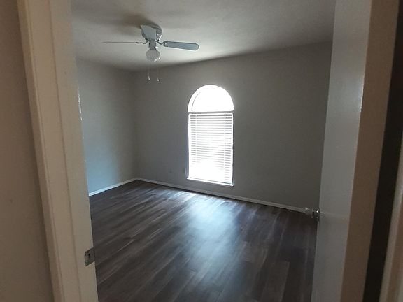 4th image of 7101 Knight Dr
