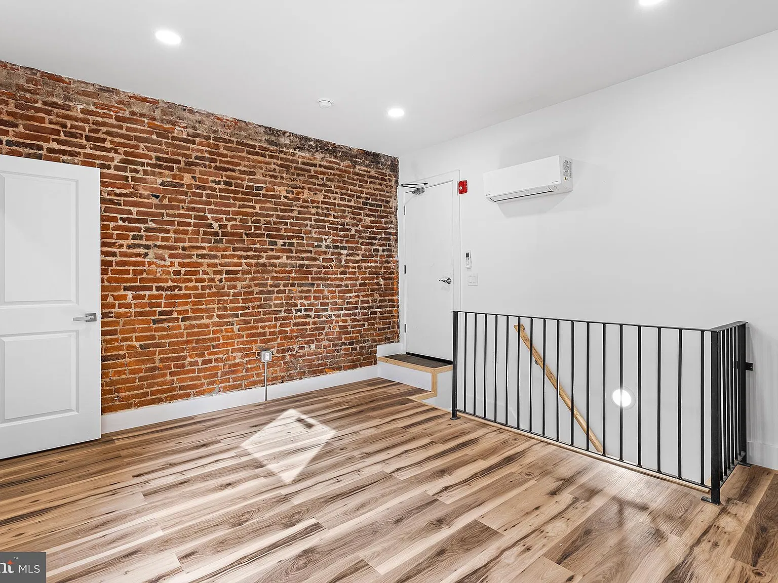 Studio, 1.0 bath, 1551 sqft, $1,499 — Photo 4