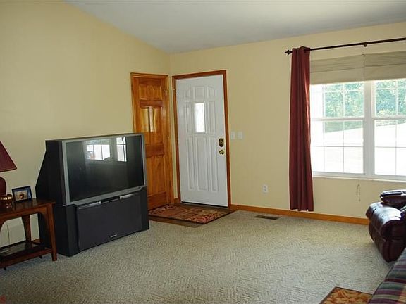 5th image of 155 Southview Dr