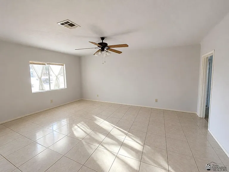 315 S Magnolia Ave — Photo 8
