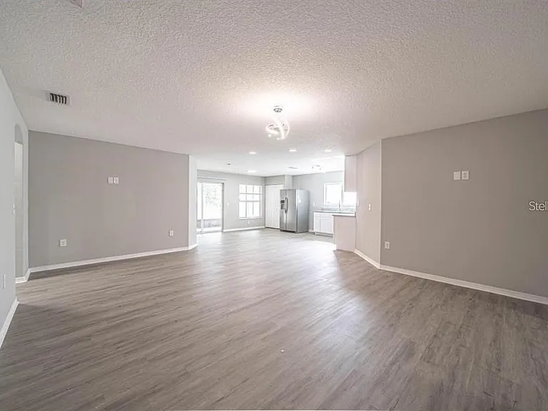 2025 Peaceful Palm St — Photo 4