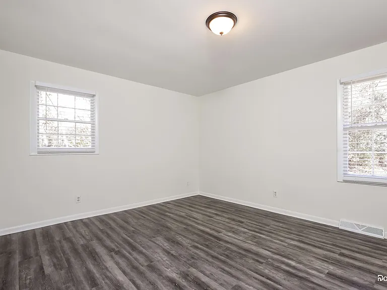 70 Carter Cir — Photo 11