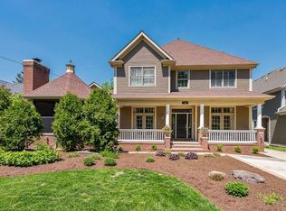 704 Highview Ave, Glen Ellyn, IL