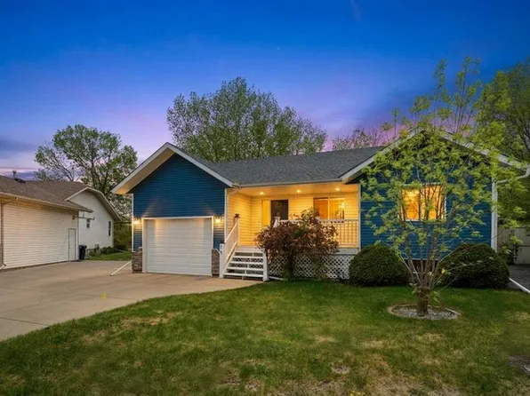 18 NE Osmond Close, Red Deer, AB T4N 6Y1