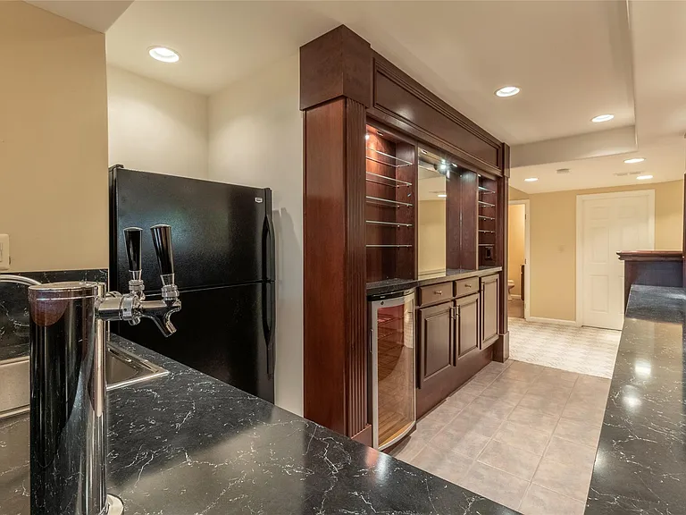 24084 Westmont Dr — Photo 30