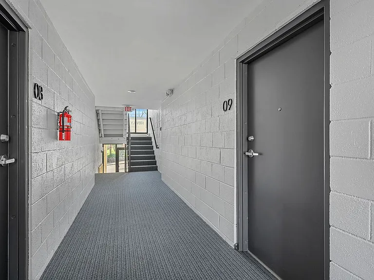 2557 Hackberry St #6 — Photo 14