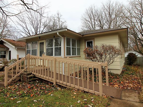 2nd image of 209 Diana St