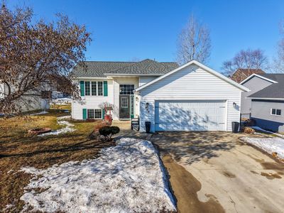 805 5th Ave NW, Dodge Center, MN, 55927