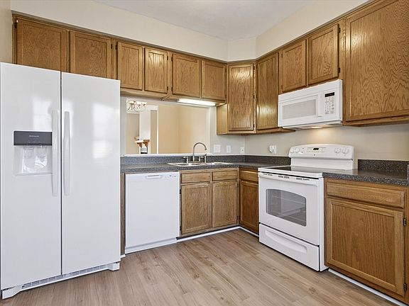 4th image of 304 Crescent Ct