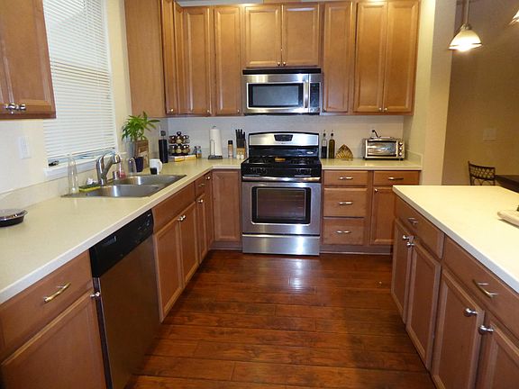 kitchen island for cooks who like to socialize