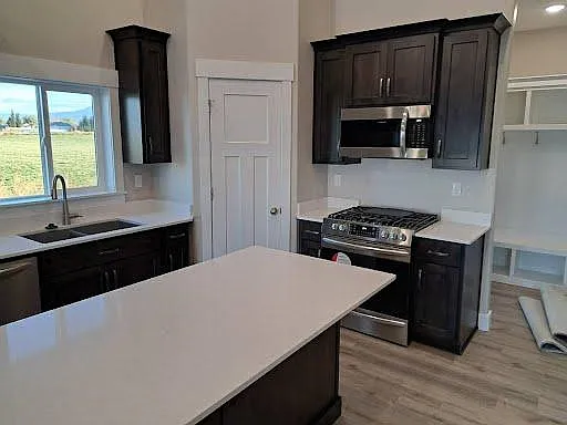 348 S 2300 W — Photo 11