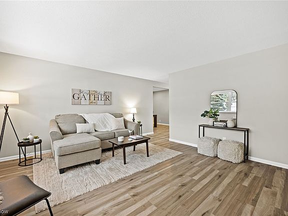 5th image of 390 Fulmer Ave