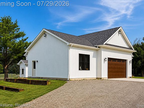 3rd image of 5196 Klam Rd