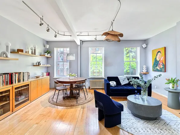 229 E 4th St APT 3, Manhattan, NY 10009