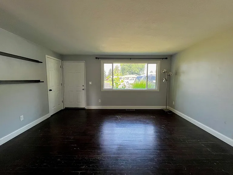3702 Parkway Pl — Photo 4