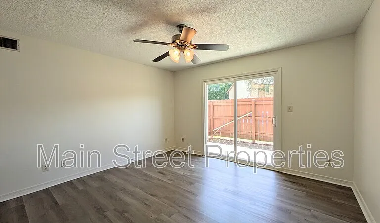 2303 W Michigan Ave #C2 — Photo 6