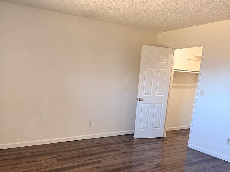 8829 Lansdowne Dr — Photo 2