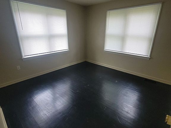 4th image of 3999 Irwin Ave