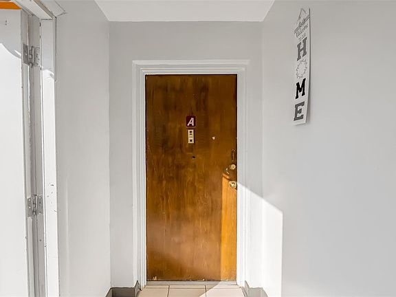 4th image of 1605 W Oak Ridge Rd Unit A