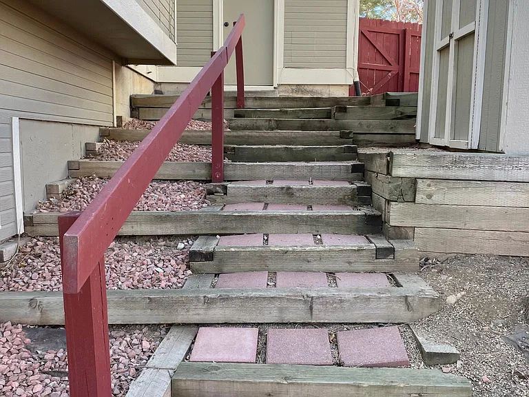 E 16th Ave — Photo 21