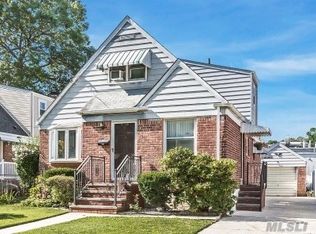 118 E Maple St, Valley Stream, NY 11580