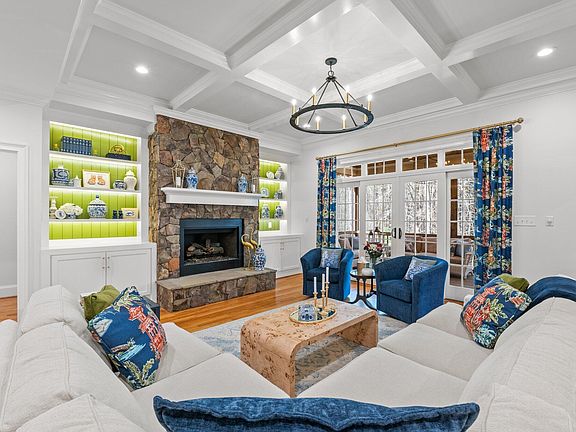 3rd image of 1009 High Trail Ct